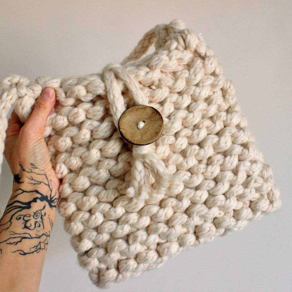 Handknit Tote Bag, Extra Chunky Ivory Yarn Knit, Vintage Wooden Button - Picture 11 of 12